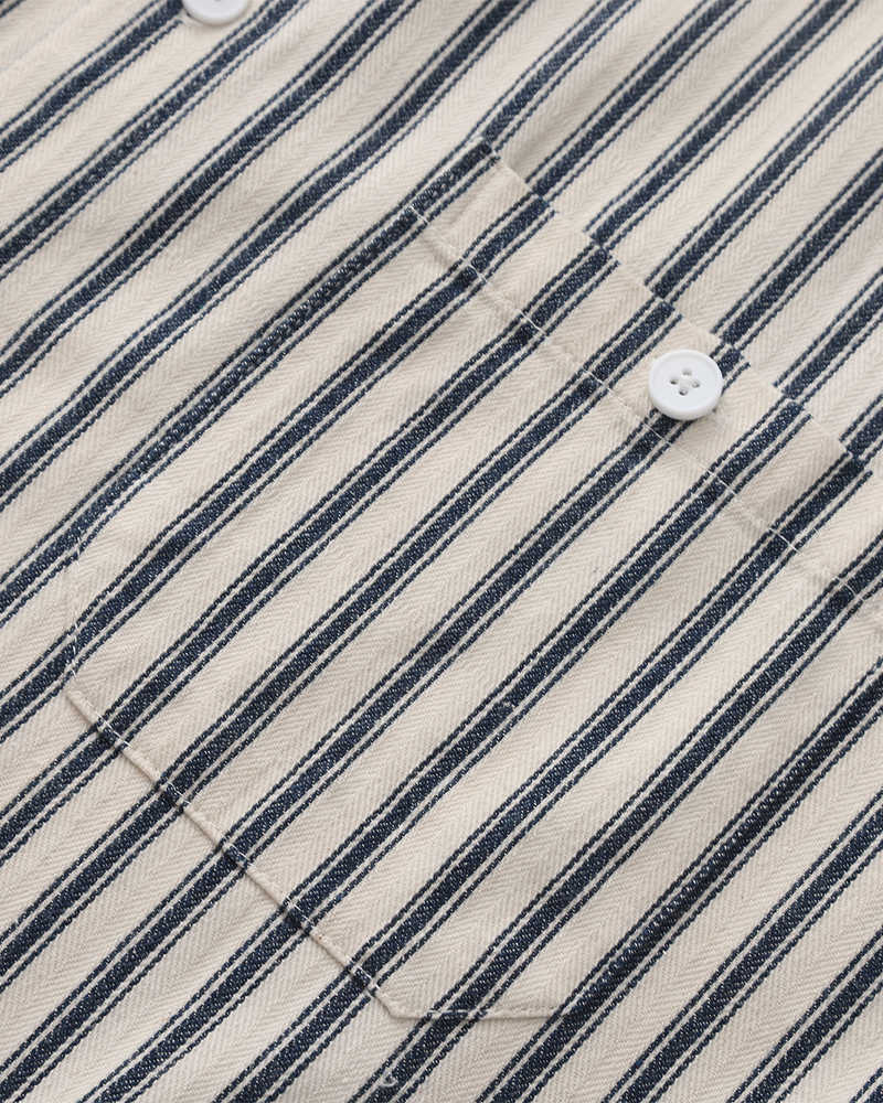Herrenhemd mit Streifen