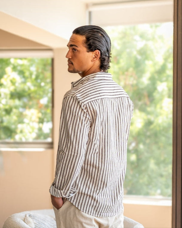 Herrenhemd mit Streifen